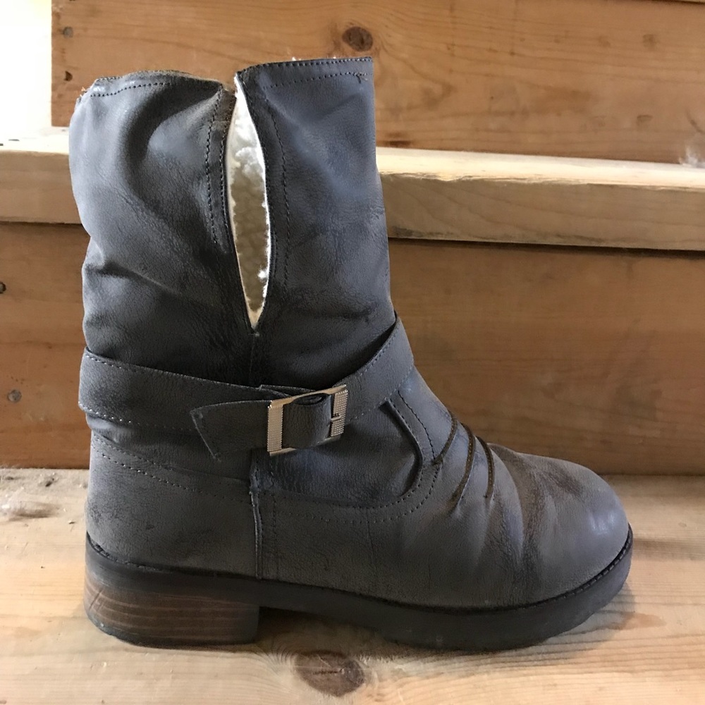 Grey boot - Picture 2 of 4